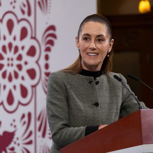 Inversión educativa histórica: más de 1.1 billones de pesos en 2026 para becas, infraestructura y cobertura escolar