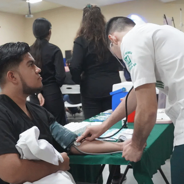 Primera Feria de Salud en Navojoa