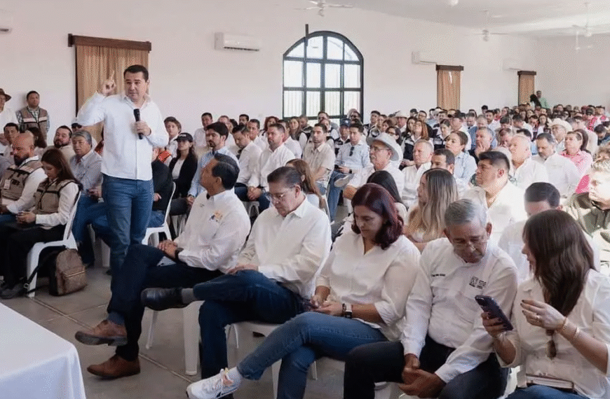 Gobierno acerca información del Plan del Río Sonora a habitantes de Ures
