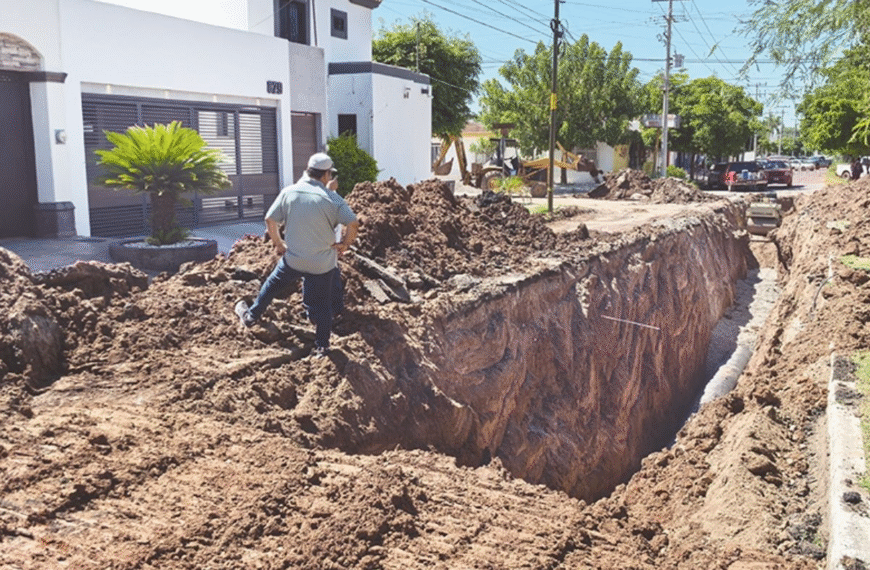 Avanza obra de drenaje en calle Mayo de Obregón