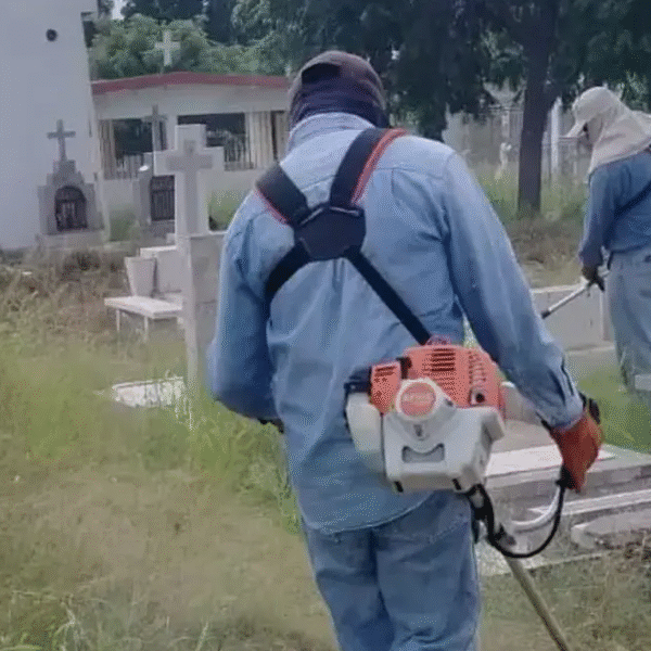 Inicia limpieza de panteones en Navojoa para el Día de Muertos