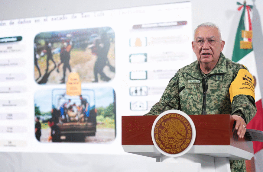 Más de 10 mil elementos del Ejército y la Marina trabajan en Veracruz para atender daños por lluvias