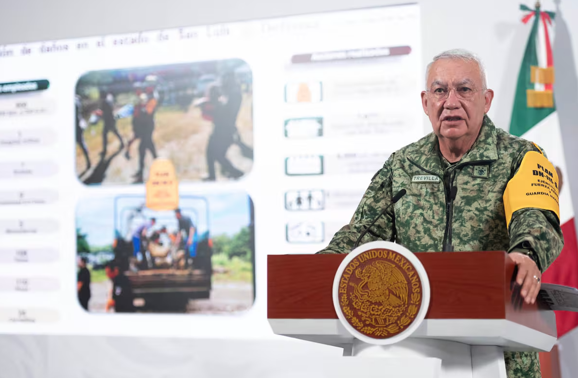 Más de 10 mil elementos del Ejército y la Marina trabajan en Veracruz para atender daños por lluvias