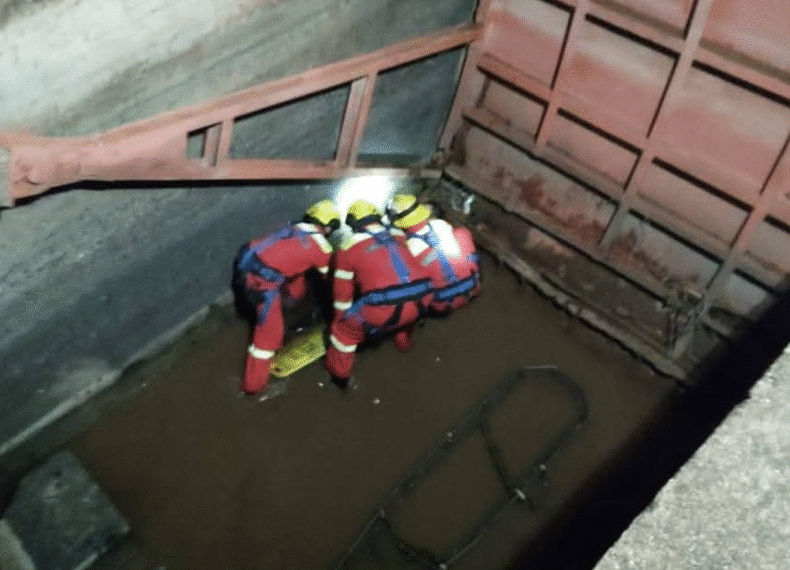 Bomberos alertan por caídas en canales Navojoa