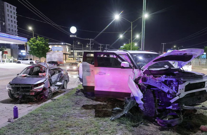 Madre e hija lesionadas tras choque en Hermosillo