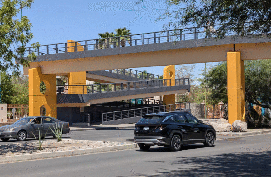 Estudiante de la Unison resulta atropellado frente al campus