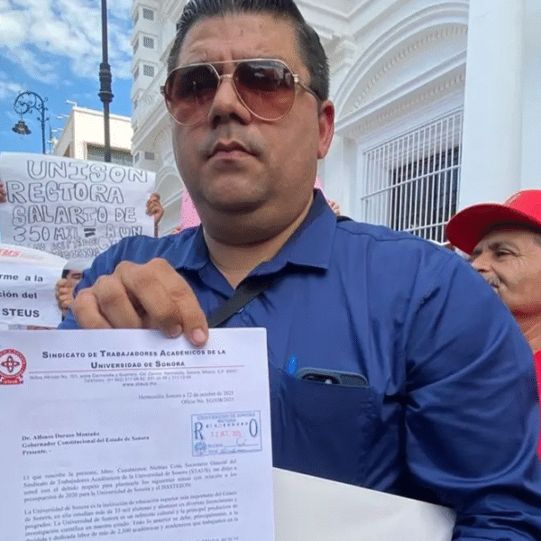 Staus entrega pliego petitorio al Gobierno y Congreso de Sonora