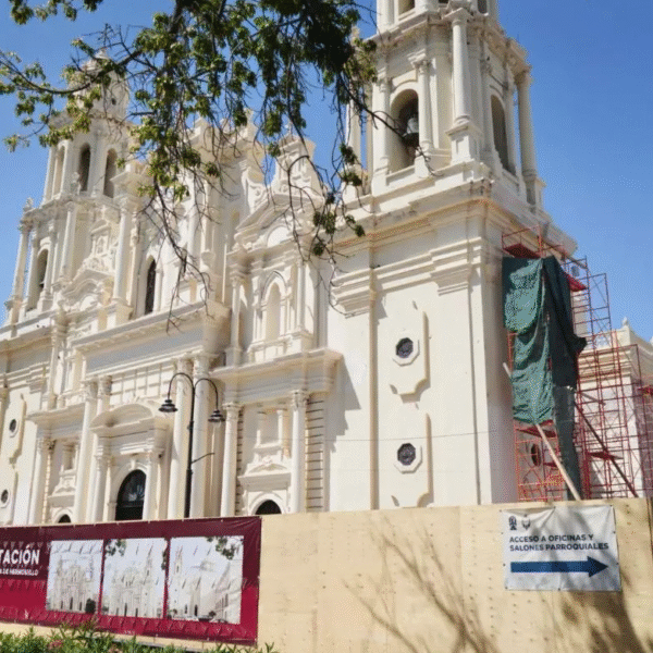 Durazo entrega restauración de la Catedral Metropolitana de Hermosillo
