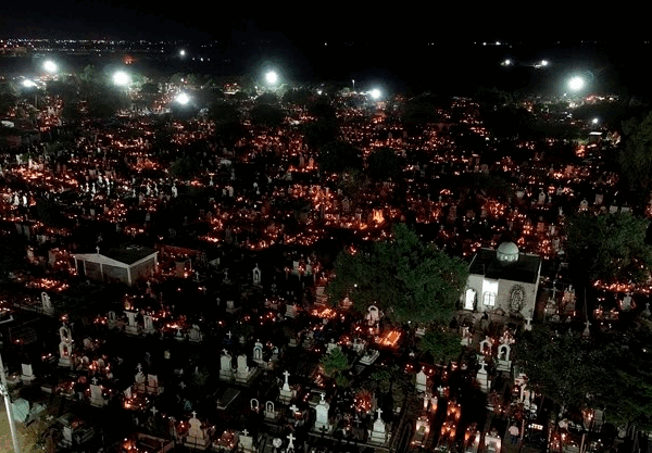 Rinden homenaje a los fieles difuntos en Navojoa con saldo blanco y gran afluencia