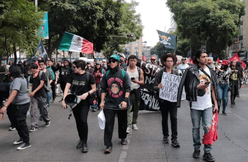 La Guerra Fría de la “Generación Z México”: Divisiones ideológicas marcan las marchas juveniles