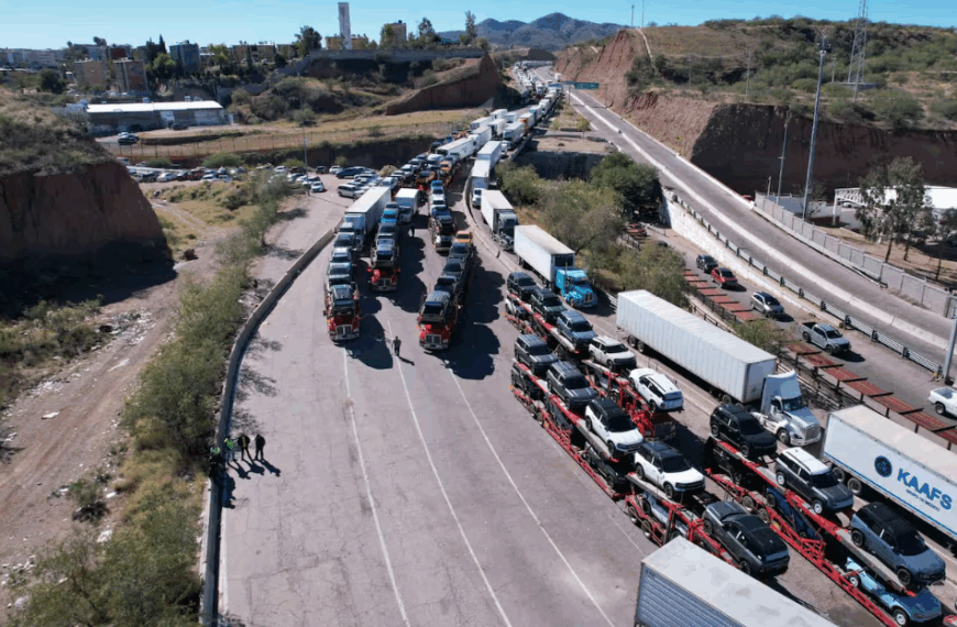 Maquiladoras y transportistas de Nogales llaman al Gobierno Federal a resolver el cierre de la garita por impacto económico creciente