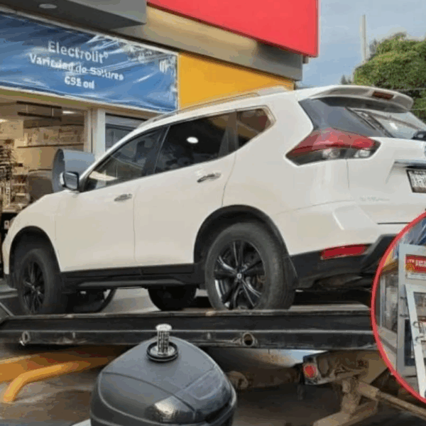Sustos y Daños: Camioneta se Impacta Contra Comercio en Navojoa