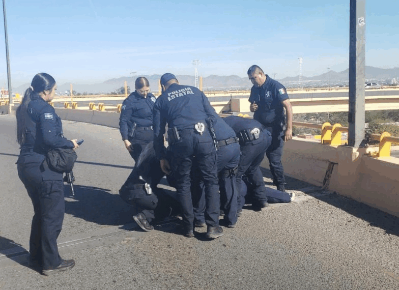 Heroica Intervención: Policías Estatales Salvan a Mujer que Intentaba Suicidarse en Puente de Hermosillo