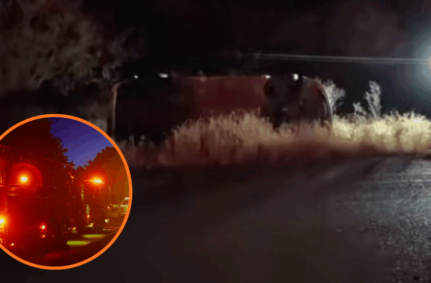 Milagro en la Curva: Volcadura en Carretera Navojoa–Álamos Deja Solo Daños Materiales