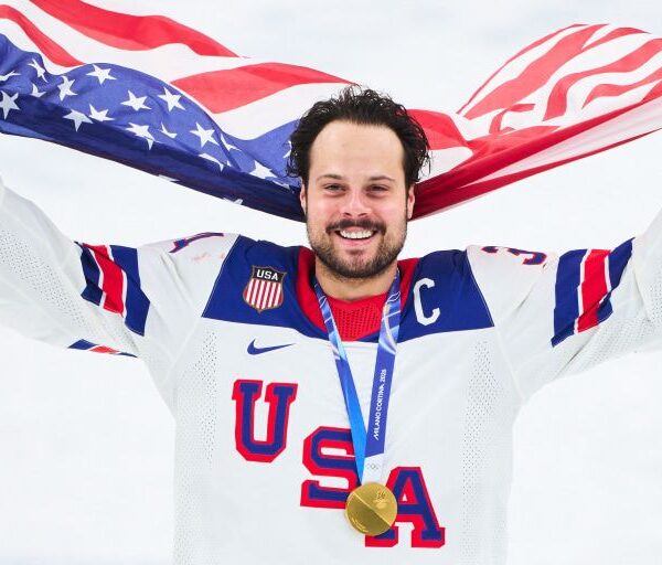 Con sangre sonorense, Auston Matthews gana el oro olímpico