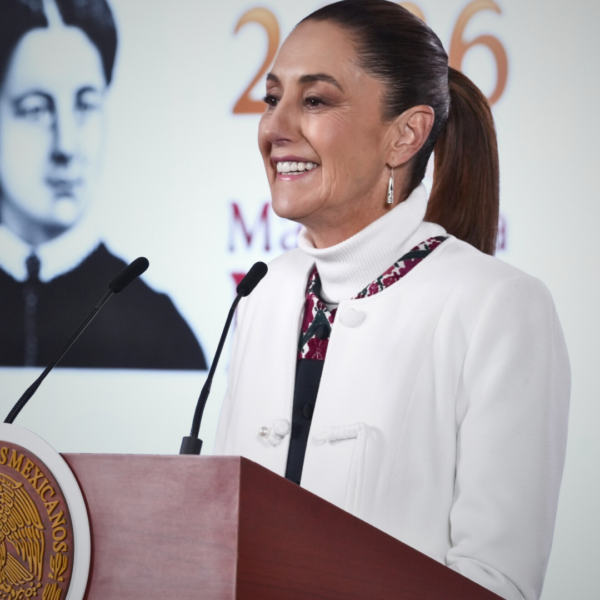Sheinbaum presenta estrategia «Jóvenes Transformando México» con beca para un millón de universitarios