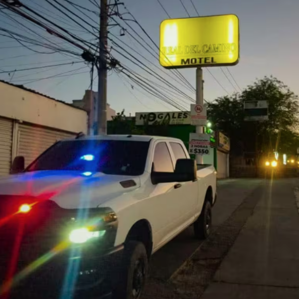 Ex esposa lo citó en hotel y hombres lo atacaron a balazos; el hombre está grave