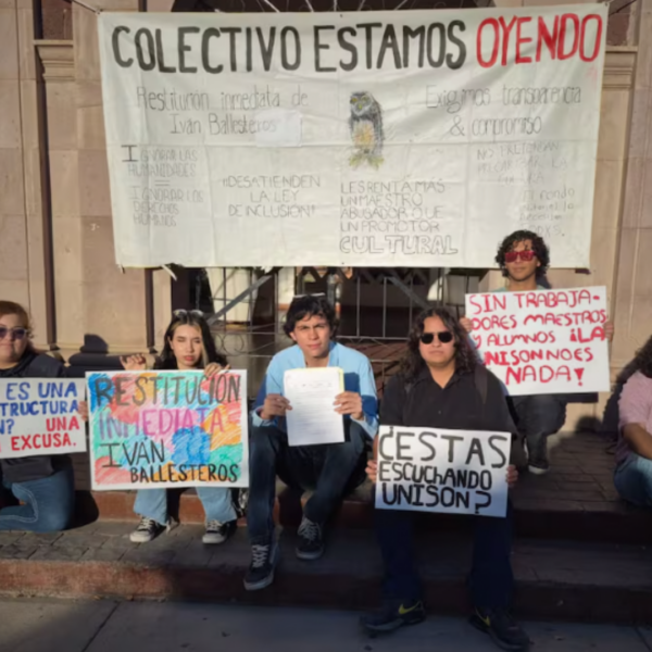Estudiantes de la Unison toman Departamento de Letras para exigir restitución de Iván Ballesteros en el Fondo Editorial