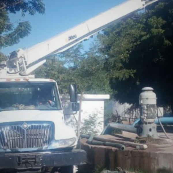 Falla eléctrica afecta presión de agua en centro de Huatabampo; descartan desabasto