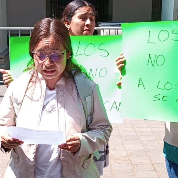 Madres acusan a profesor de abuso sexual de tres niñas en primaria de Oaxaca