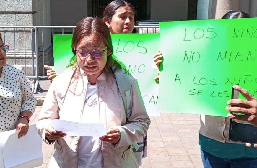 Madres acusan a profesor de abuso sexual de tres niñas en primaria de Oaxaca