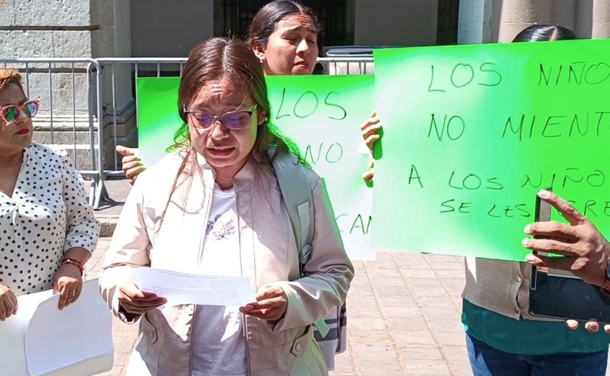 Madres acusan a profesor de abuso sexual de tres niñas en primaria de Oaxaca