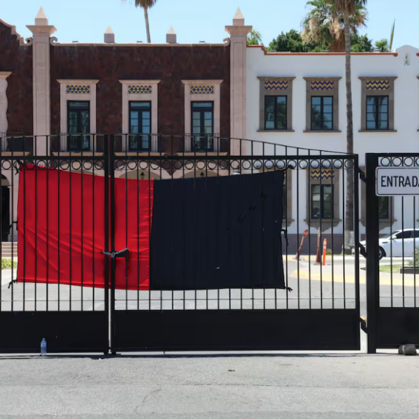 Estudiantes de la Unison organizan colecta para apoyar a trabajadores del Steus en huelga