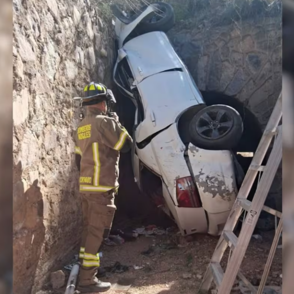 Accidente vial deja a tres adultos y a un menor heridos de gravedad