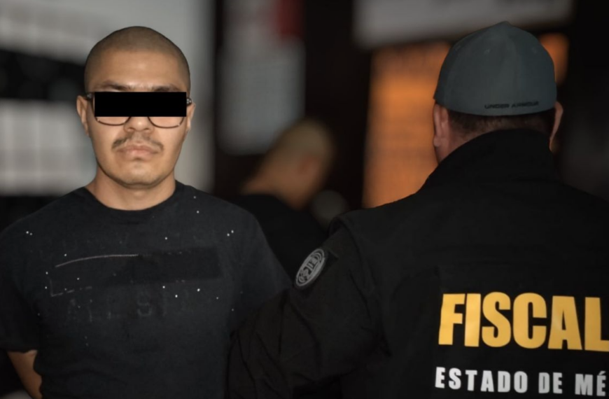 Cae enfermero que presuntamente dejó en coma a su pareja tras apuñalarla; se escondía en anexo del Edomex