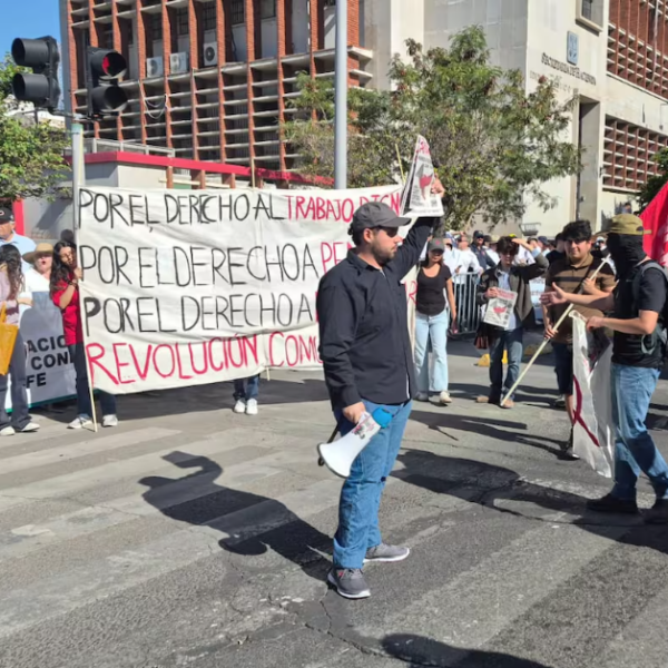 25 mil trabajadores participan en desfile del Día del Trabajo en Hermosillo