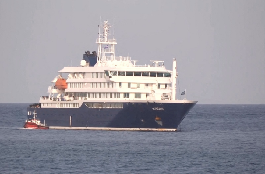Crucero con brote de hantavirus atracará en España; hay tres muertos y ocho afectados