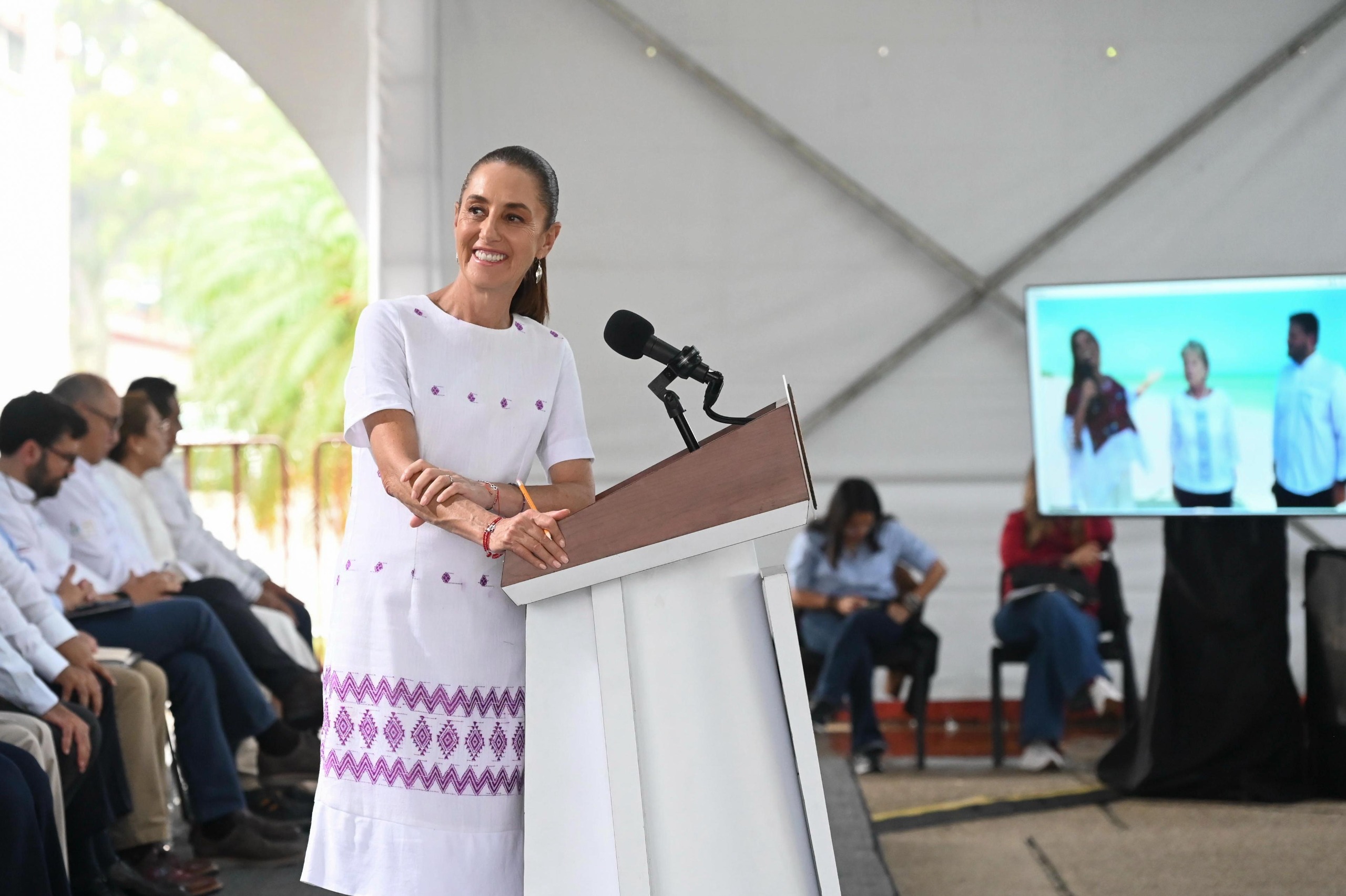 Sheinbaum anuncia decreto para fomentar el ecoturismo en Mahahual, en coordinación con las comunidades
