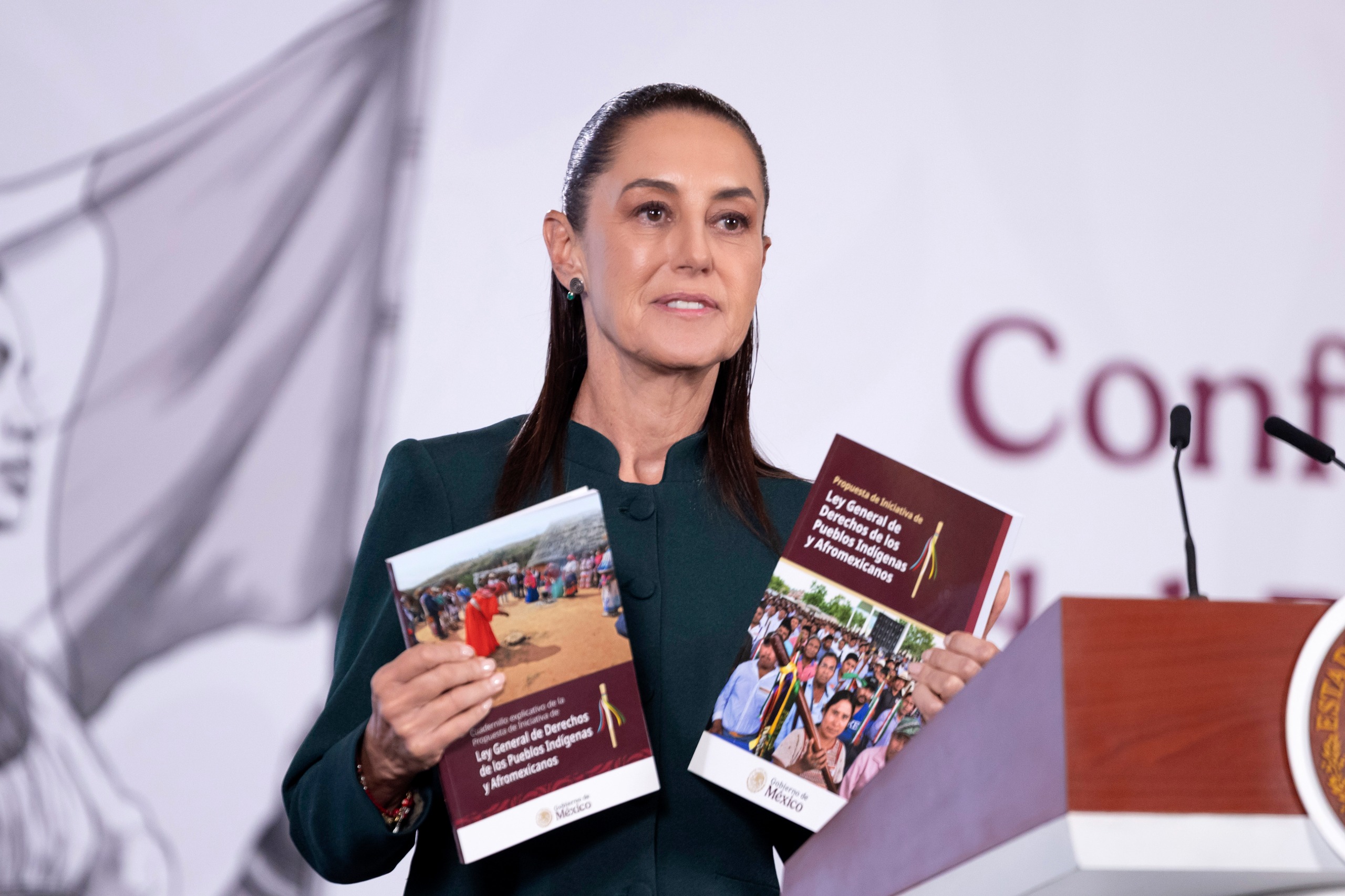 Por primera vez en la historia hay un reconocimiento pleno de sus derechos: Sheinbaum firma convocatoria para consulta de Ley General de Derechos de los Pueblos Indígenas y Afromexicano