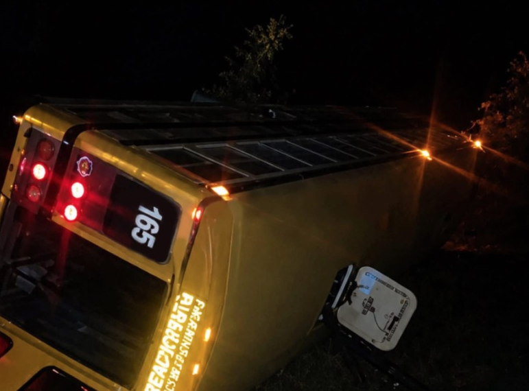 Un lesionado tras volcadura de transporte de personal en Etchojoa