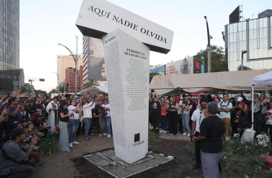 El antimonumento que recuerda a los periodistas asesinados y desaparecidos en México