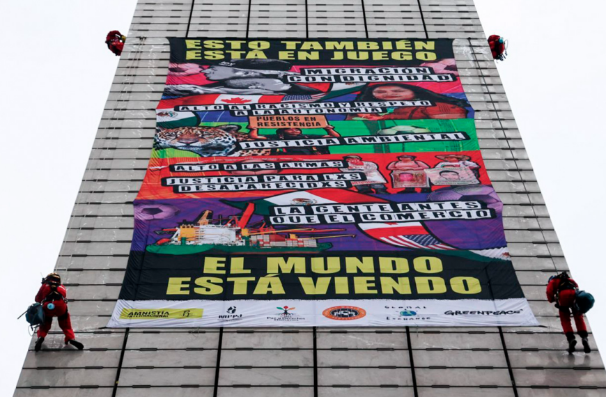 «La pelota vuelve a casa, ¿y nuestros hijos cuándo?»: colectivos llevan exigencia por desaparecidos a la Estela de Luz