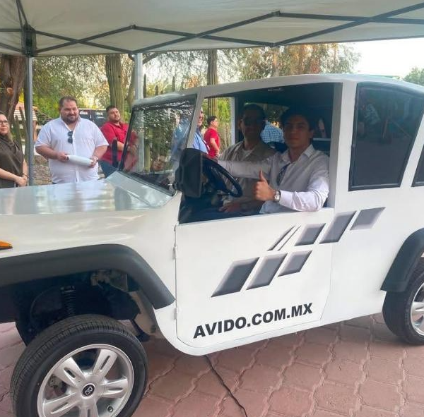 Estudiantes de Hermosillo crean el primer auto eléctrico hecho en Sonora