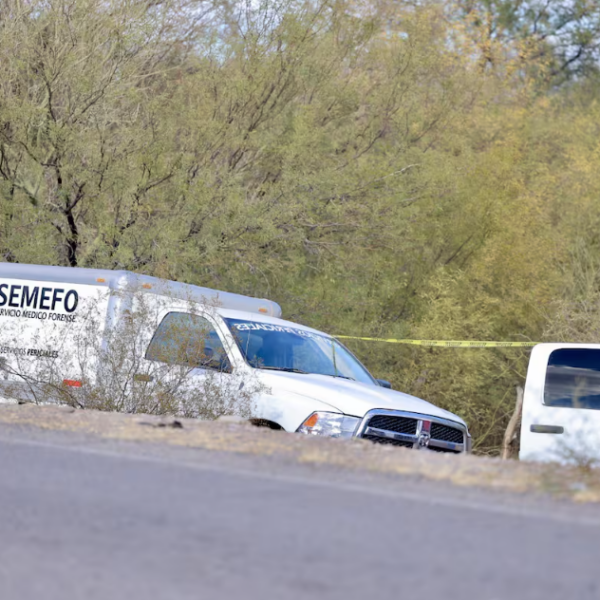 Mujer de 60 años muere por golpe de calor a un costado de la carretera 26 en Hermosillo