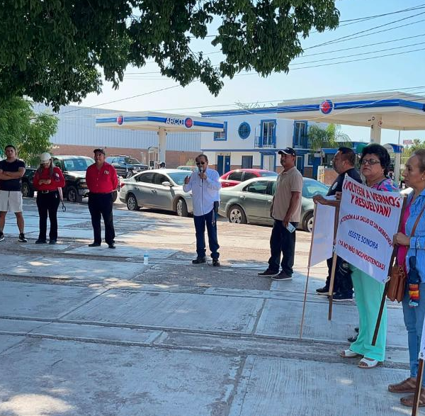«Ya no podemos seguir mendigando salud»: jubilados, pensionados y derechohabientes del ISSSTE en Navojoa