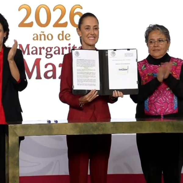 Sheinbaum emite decreto para blindar la transparencia en México y eliminar discrecionalidad de funcionarios.