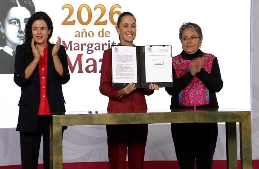 Sheinbaum emite decreto para blindar la transparencia en México y eliminar discrecionalidad de funcionarios.