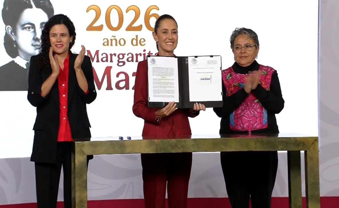 Sheinbaum emite decreto para blindar la transparencia en México y eliminar discrecionalidad de funcionarios.