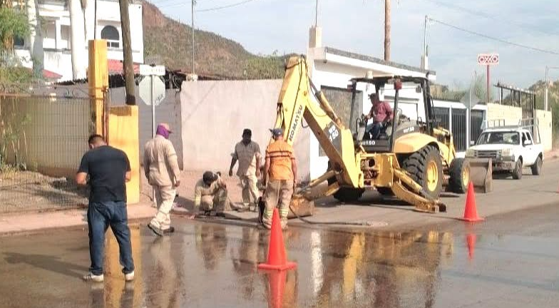 Fuga en línea de 24 pulgadas deja sin agua a colonias de Guaymas